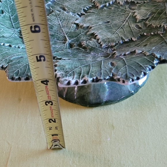 Grape leaves footed serving dish - Picture 6 of 6